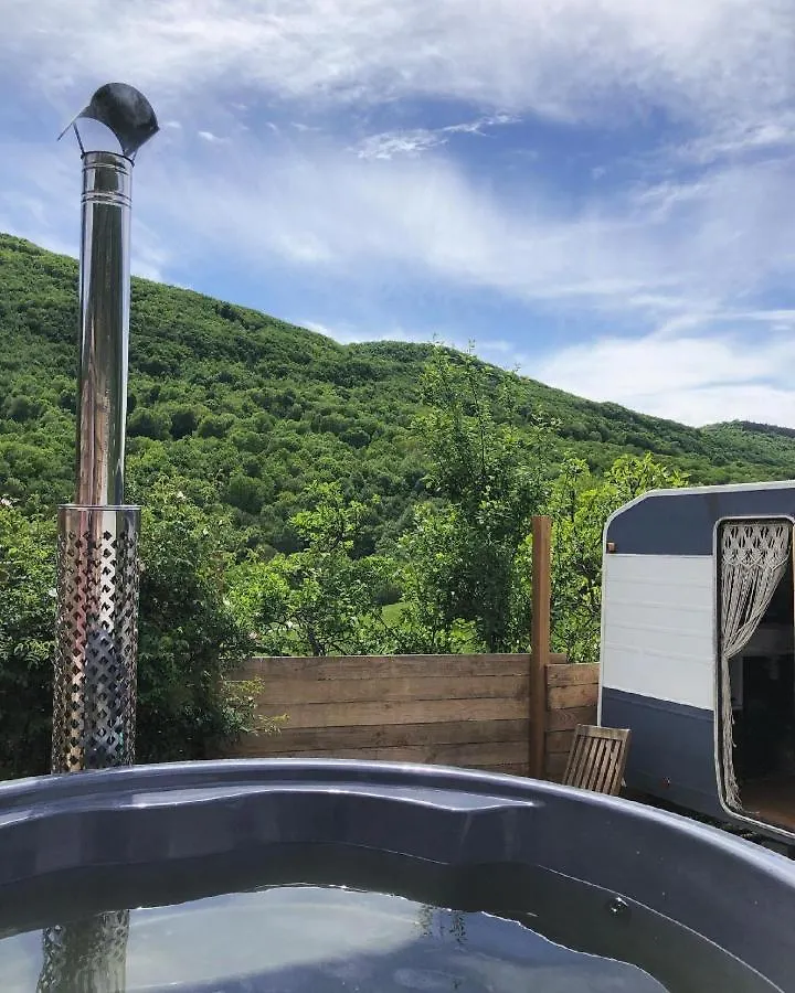 Gite Aurinko : Caravane Avec Bain Nordique Roquefort-Les-Cascades
