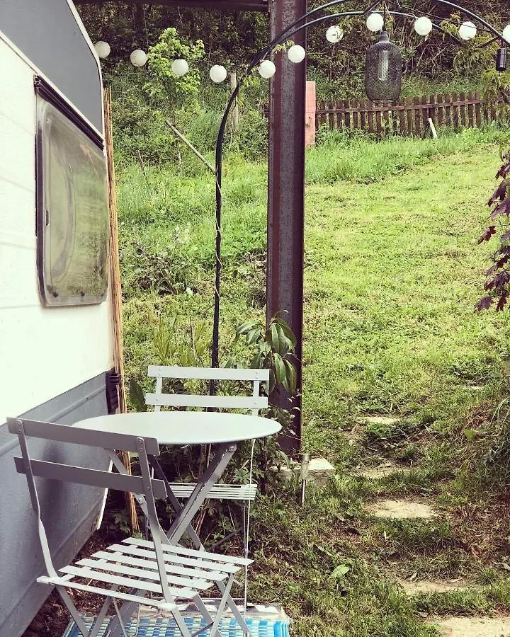 Gite Aurinko : Caravane Avec Bain Nordique Roquefort-Les-Cascades Guest house